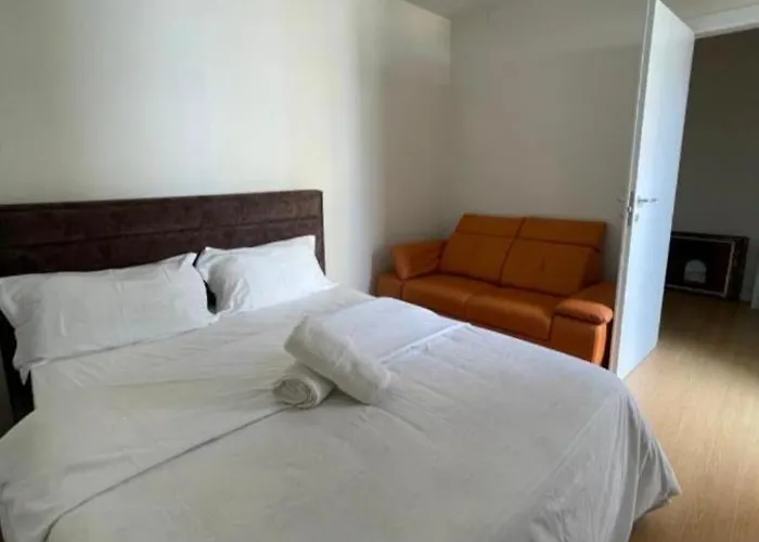 Albjona Πανσιόν *